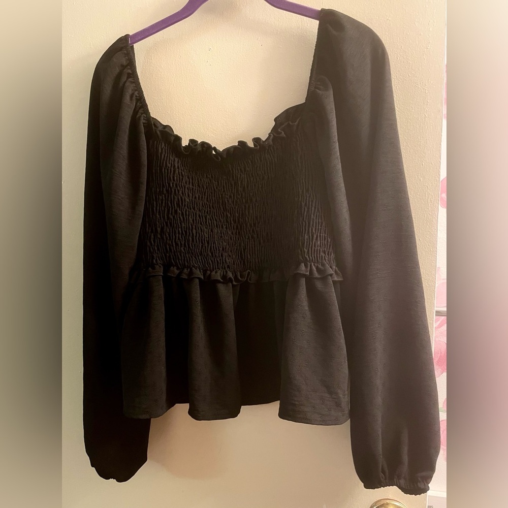Arula Textured Black Babydoll Top
SIZE 1X = 14/16 **NEW WITH TAGS!** - Picture 6 of 12